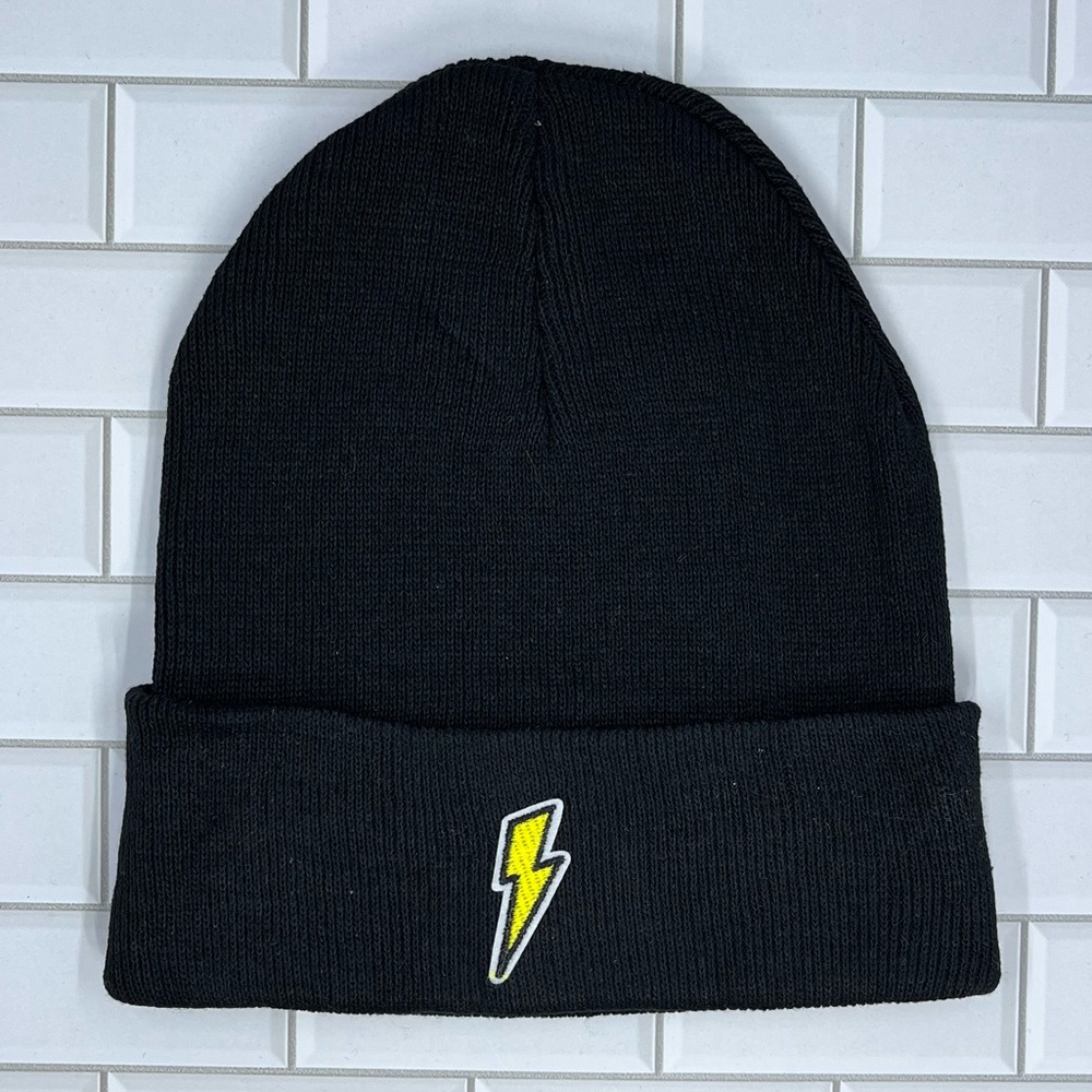 Black Beanie Super Soft Lightening Bolt Adult size ✨NEW✨
